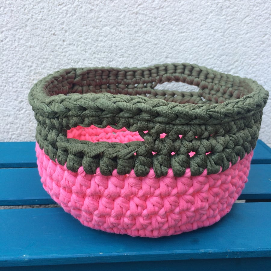 Crochet basket - khaki and bright pink