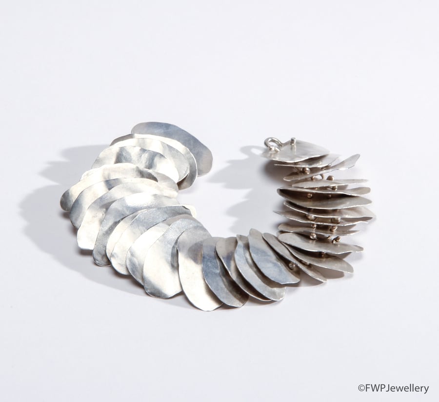 Elegant Leaf Link Bracelet