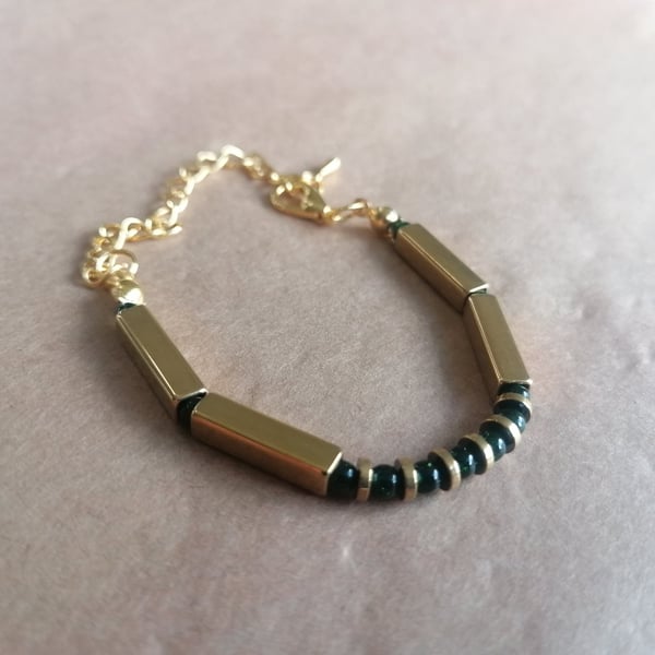 Classical club, racing green bracelet. 