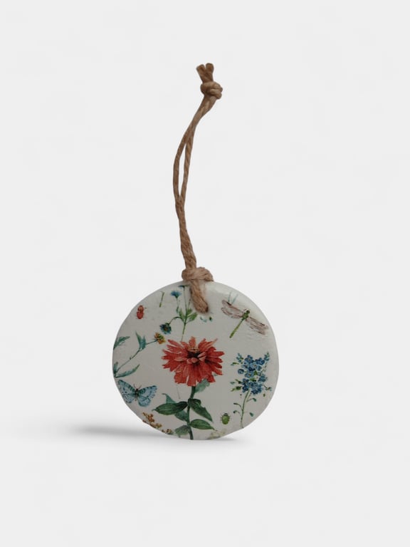 Zinnia & Butterfly Round Clay Hanging Aromatherapy Diffuser