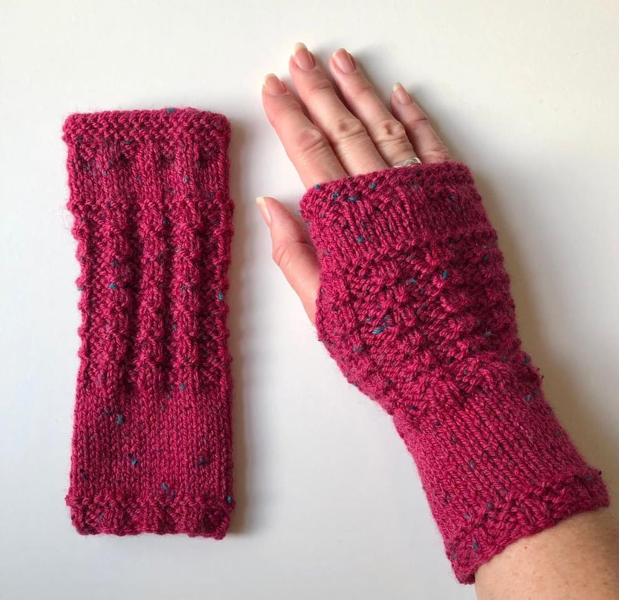 Fingerless Gloves Mittens Wrist Warmers in Deep Heather Pink Tweed Aran Wool