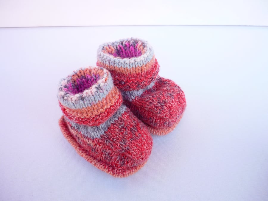 Stay on Baby Booties Hand knitted Great NEW BABY GIRL GIFT