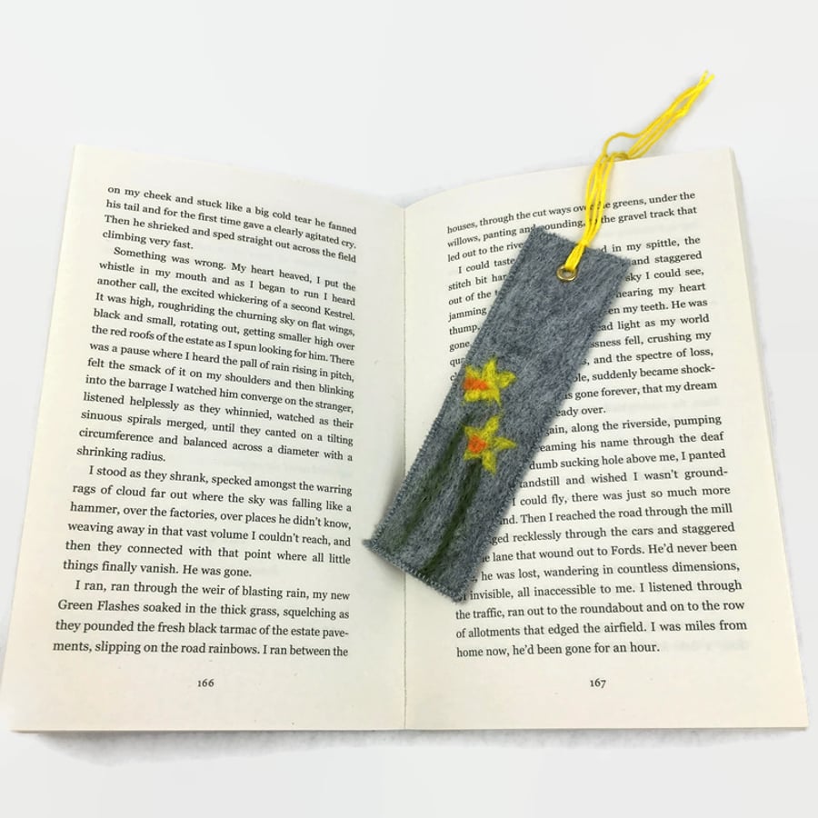 Felted bookmark with daffodil design