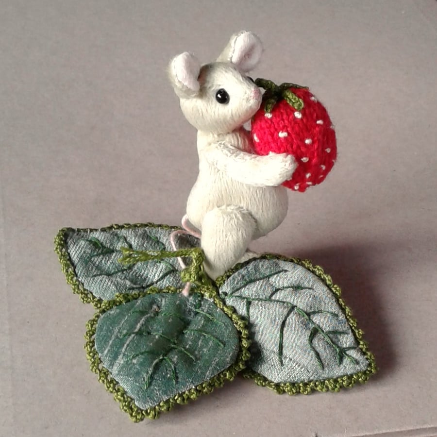 Strawberry mouse miniature jointed collectable with a silk embroidered leaf
