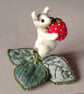 Strawberry mouse miniature jointed collectable with a silk embroidered leaf - Image 5