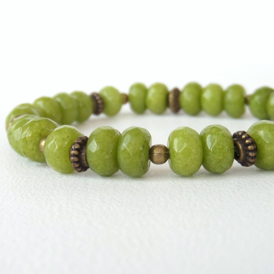 Kiwi green peridot gemstone and bronze stretchy bracelet