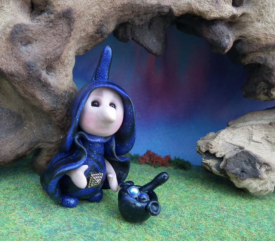 Tiny Witch Gnome 'Ethril' 1.5" with cauldron OOAK Sculpt by Ann Galvin