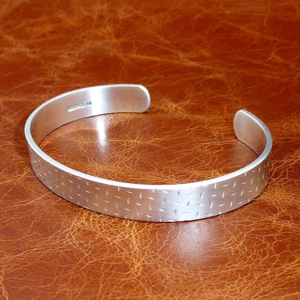 Men's 26 Grams "Crosshatch" Solid 925 Sterling Silver, Torque, Bangle, Bracelet.