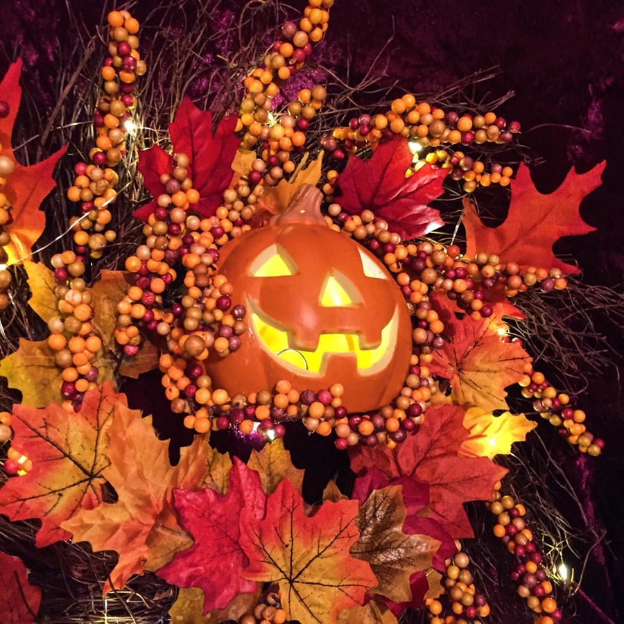 Handmade Halloween Light Up Maple Leaf Pumpkin Berry Autumn Wreath