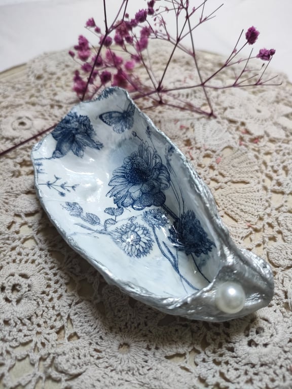 Oyster Shell Trinket Dish -Gift Boxed