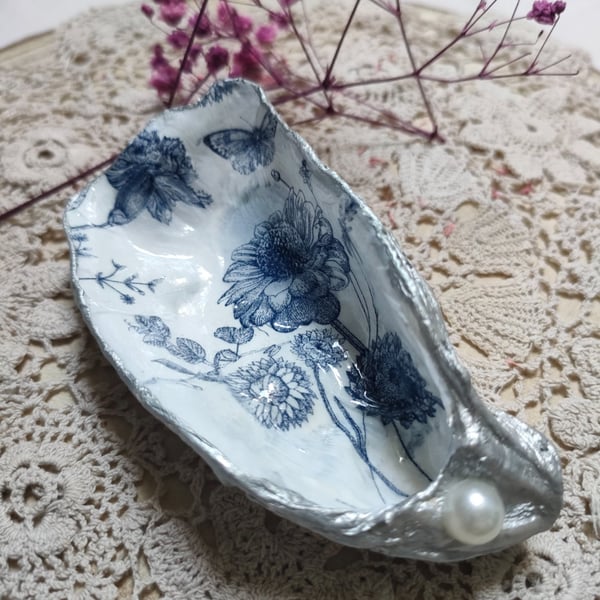 Oyster Shell Trinket Dish -Gift Boxed