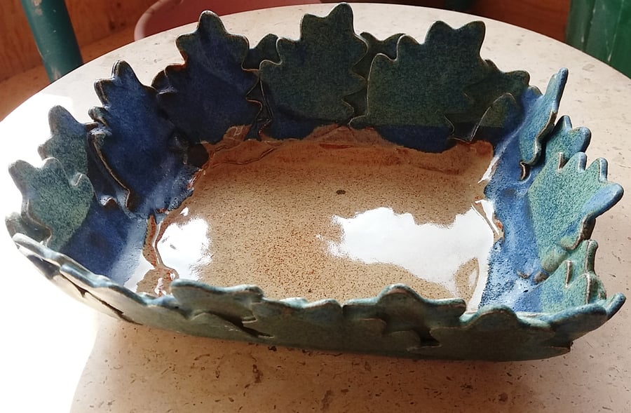 Oblong oak leaf bowl