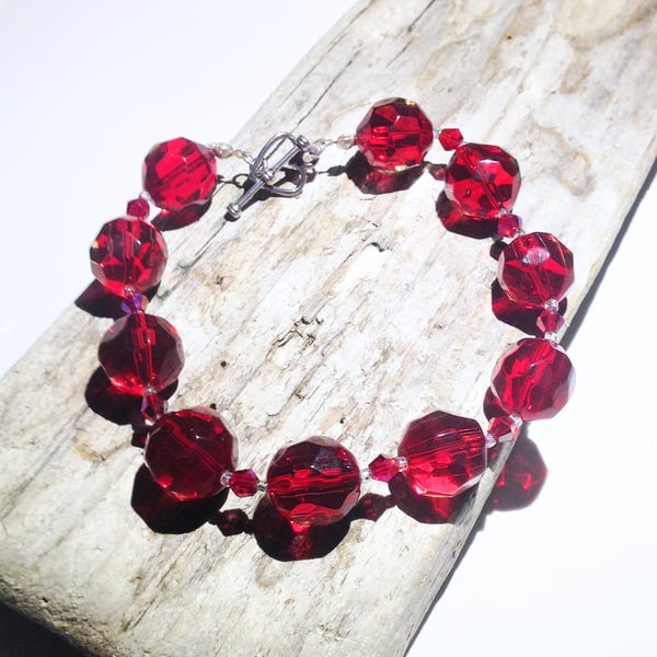 Red Glass and Crystal Bead Bracelet - UK Free Post