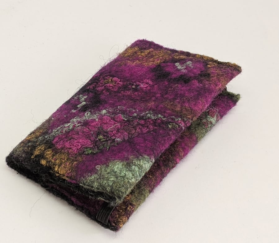 Credit card wallet: felted wool