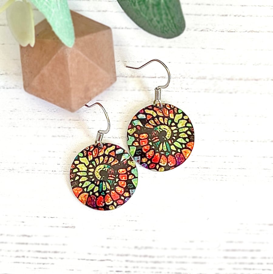 Ammonite spiral round dangle earrings on sterling silver ear wires (755)