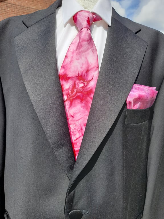 Pink Pure Silk Tie and Hanky set. Hand Dyed and Groovy !