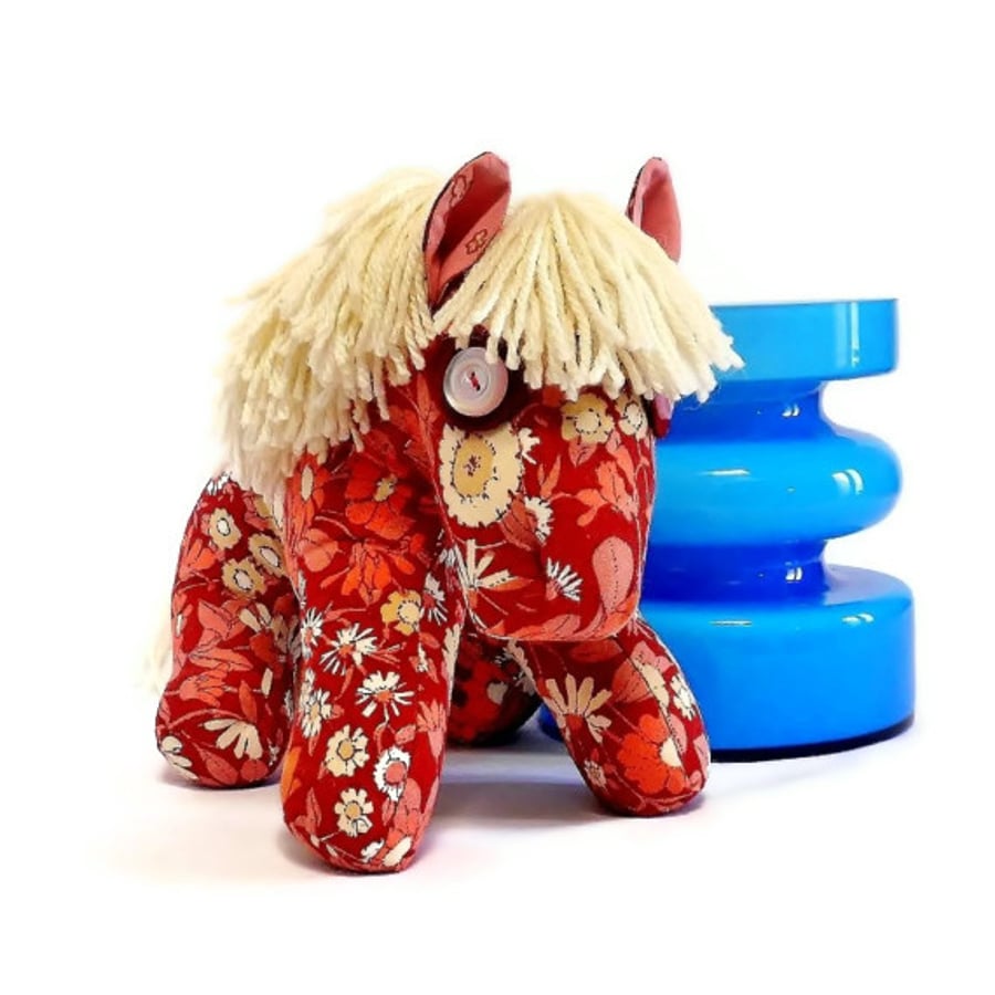 Pink and Red RETRO DAISY Horse in Pat Albeck Daisy Chain vintage fabric LAST one