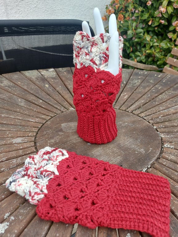 Scalloped Fingerless Gloves