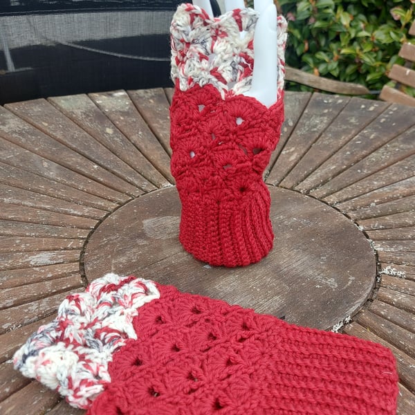 Scalloped Fingerless Gloves