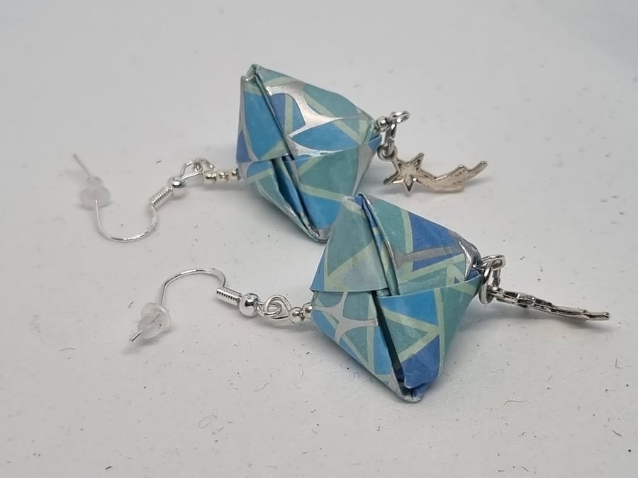 Origami earrings: blue metallic paper and star charms