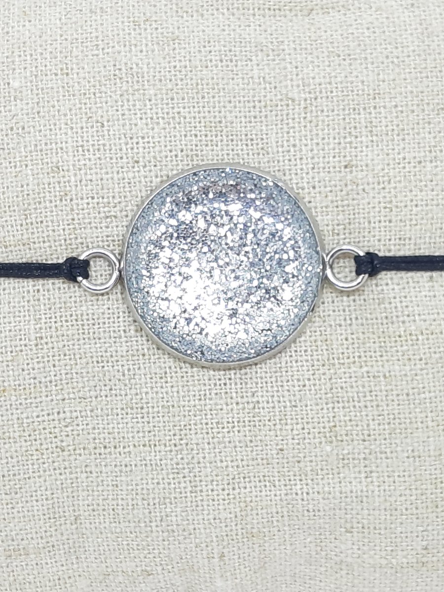 Adjustable Resin Pendant Bracelet