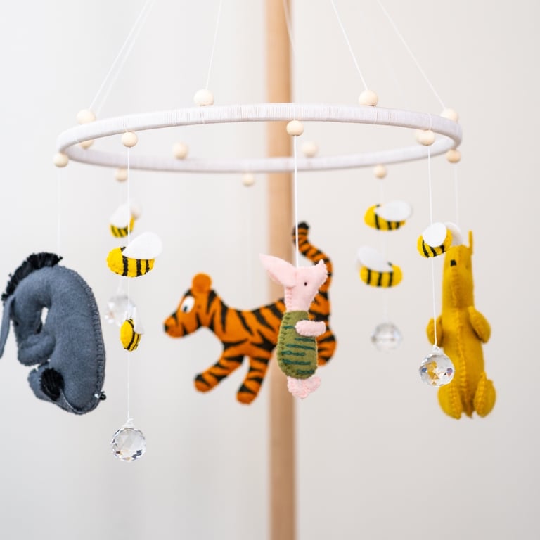 Classic Winnie the Pooh & Friends Mobile