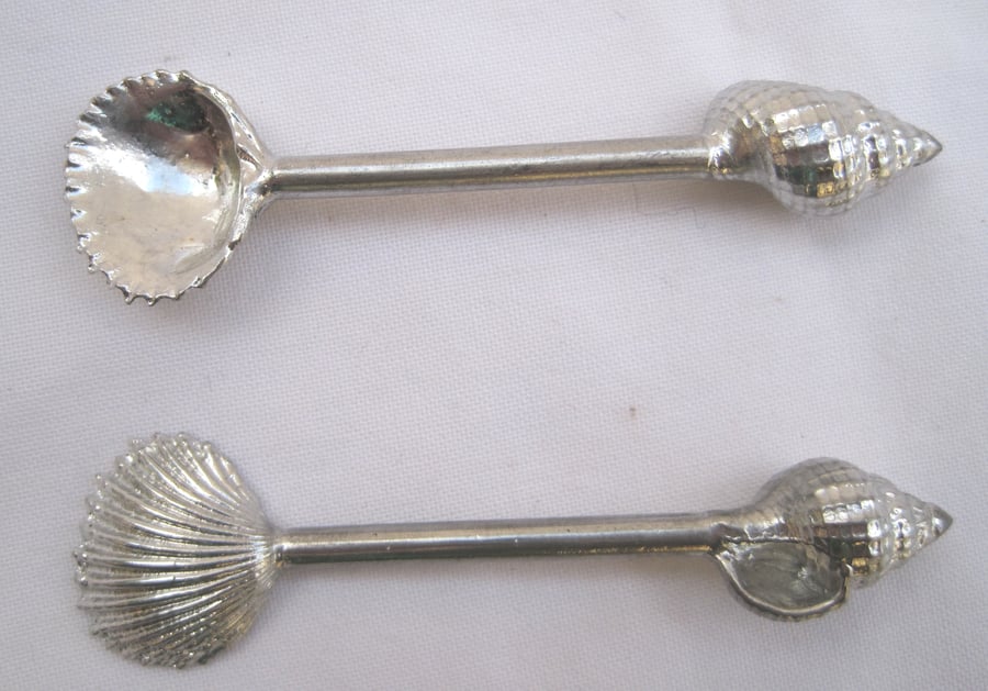 Solid pewter 'Shell' spoon