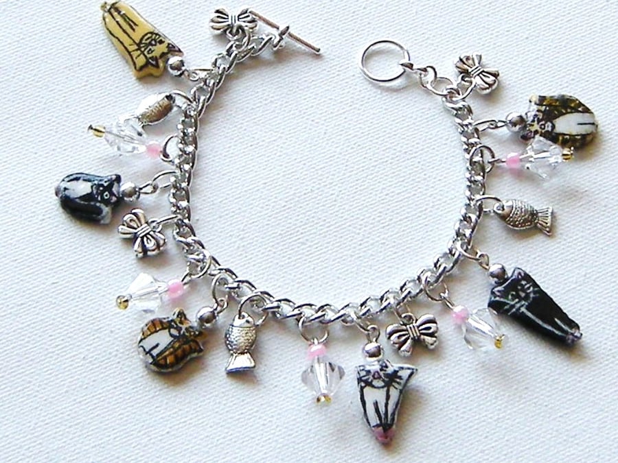 CAT CLAY CHARM BRACELET