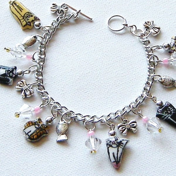 CAT CLAY CHARM BRACELET