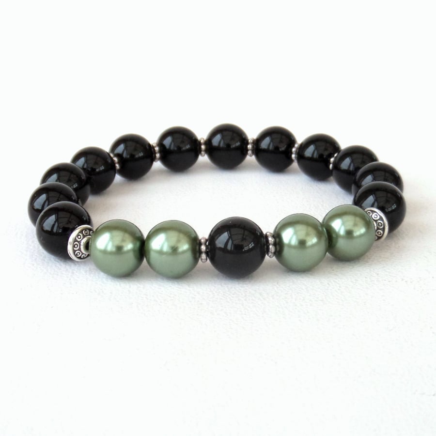 Unisex stretchy bracelet, with black onyx and green shell pearl