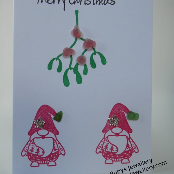 Gnomes Under the Mistletoe Christmas Card - White 5 Pack C336W