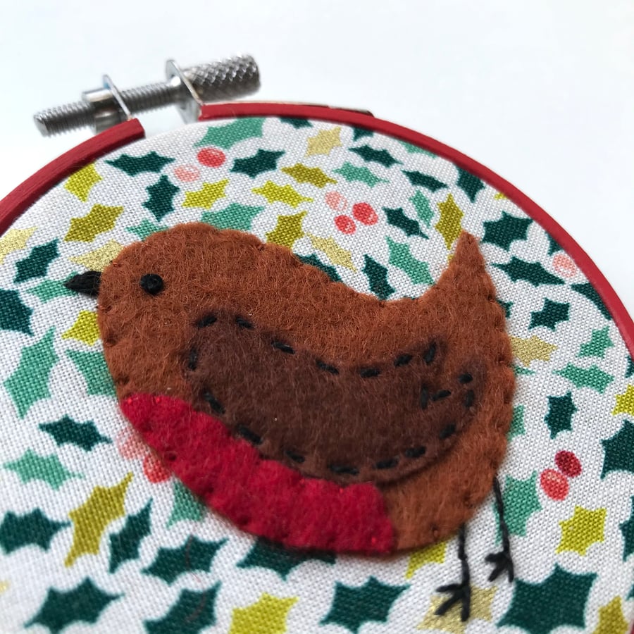 Robin Christmas Decoration, Tree decoration, Hoop Art, Embroidered Decoration