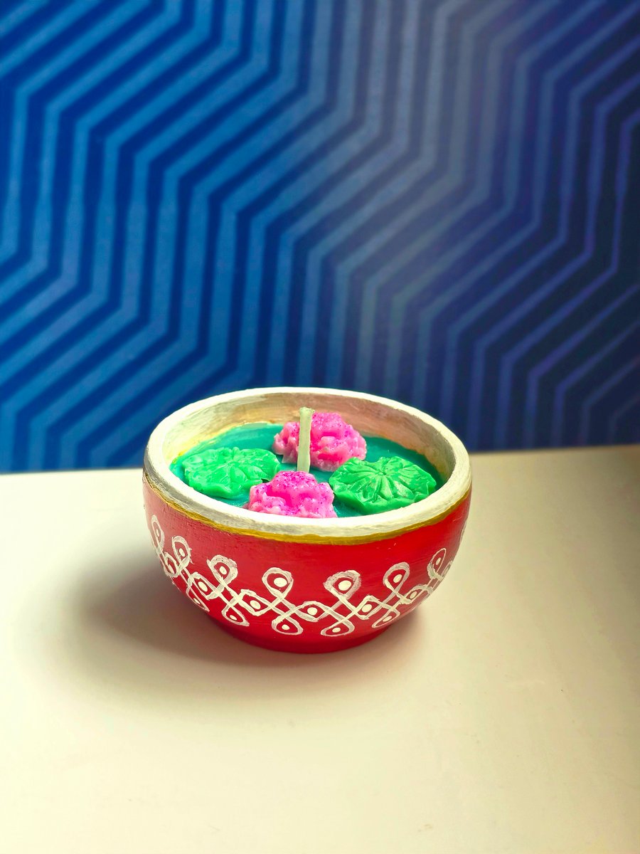 Lotus Pond - Calm Scented Soy Wax Candle - Handmade Aromatherapy Candle