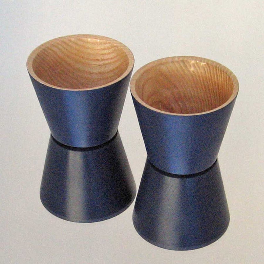 Lacquered  pots