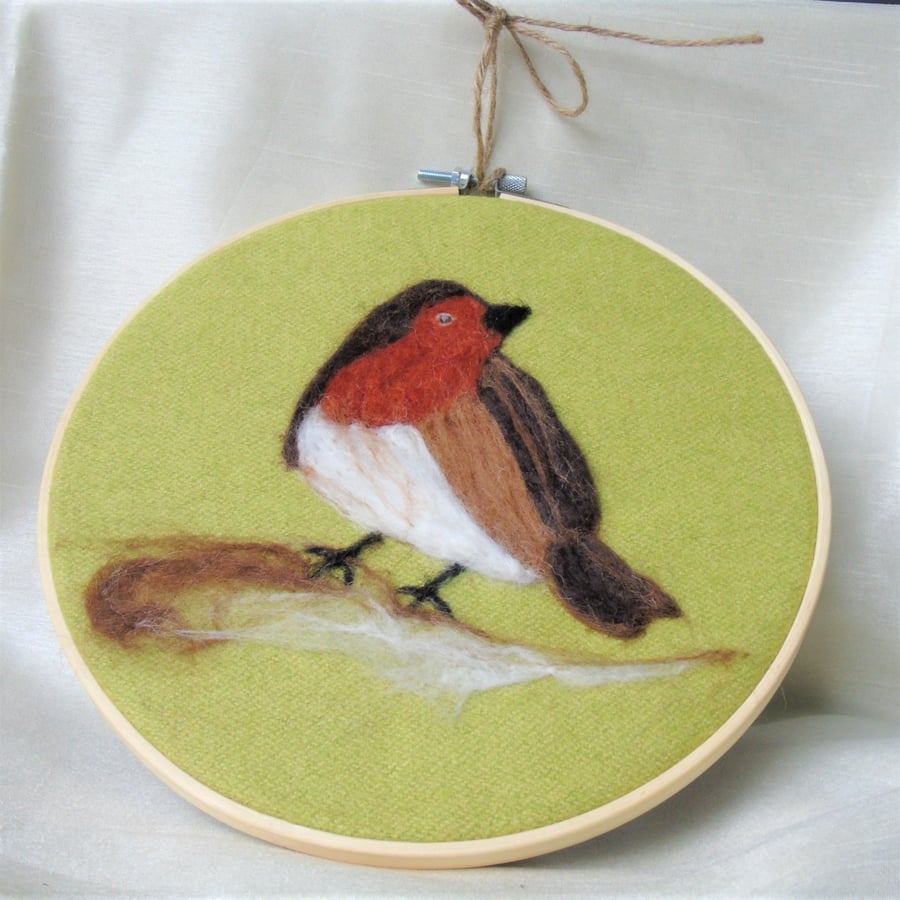  Robin wool art picture, embroidery hoop frame, wool fabric, needle felt robin