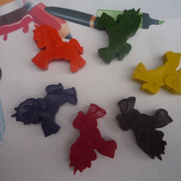 unicorn shaped novelty wax crayons x 6 crayons