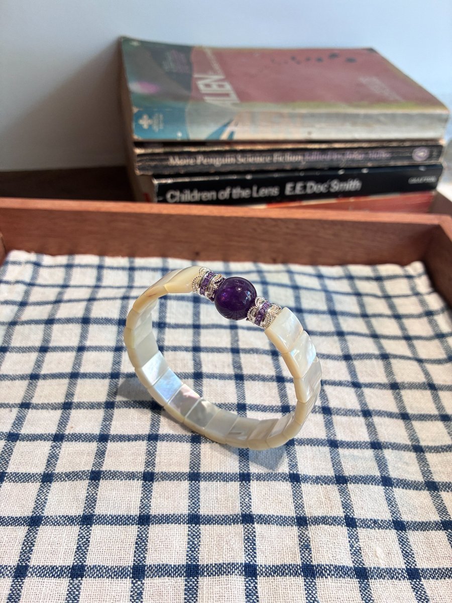 White Shell & Amethyst Bracelet