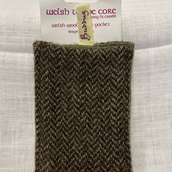 Handmade Welsh Wool Small phone pocket (retro)