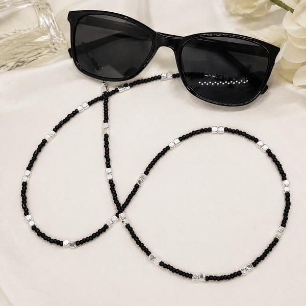  Black and Silver Elegant  Glasses Chain 
