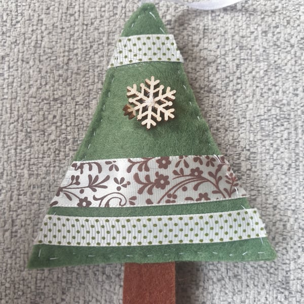 Hand sewn felt christmas tree