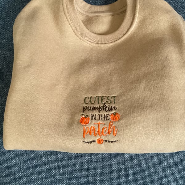 Embroidered Children’s Halloween Sweatshirt age 4-5 slight seconds