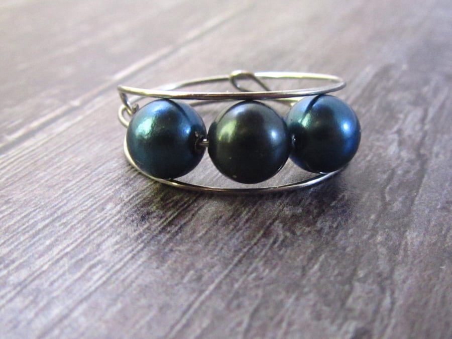 Blue Shell Pearl Memory Wire Ring, Blue Ring, Shell Pearl Ring