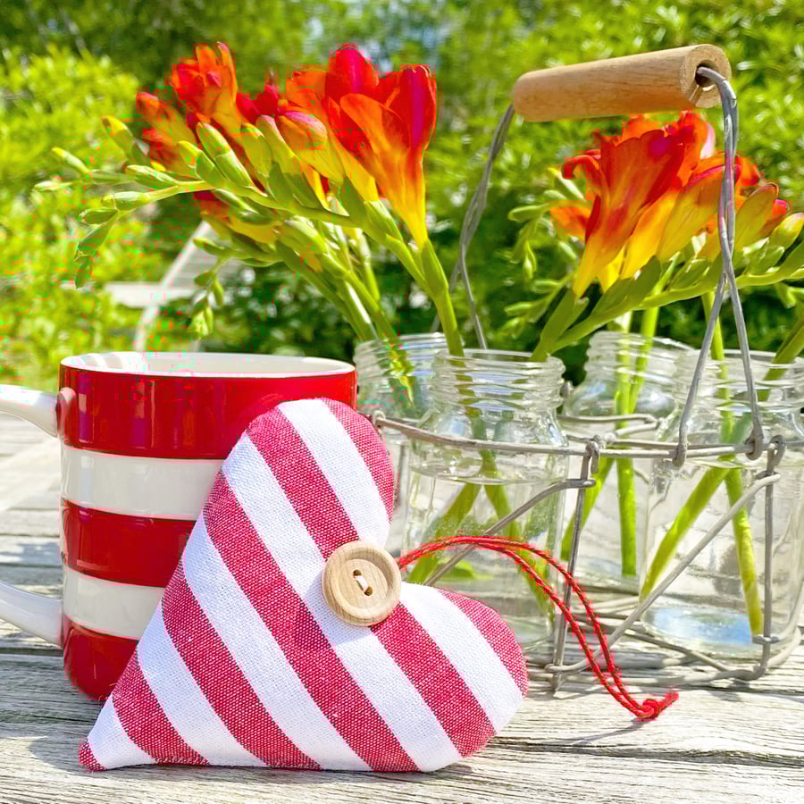 LAVENDER HEART - large, red and white stripes