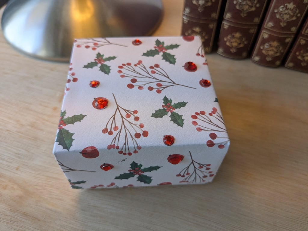 Christmas Gift Box - Holly and Gems