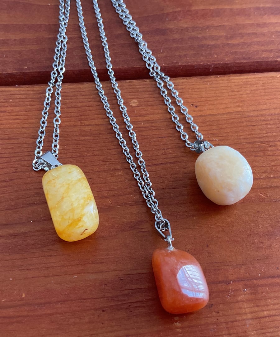 Cabochon healing stone necklace 