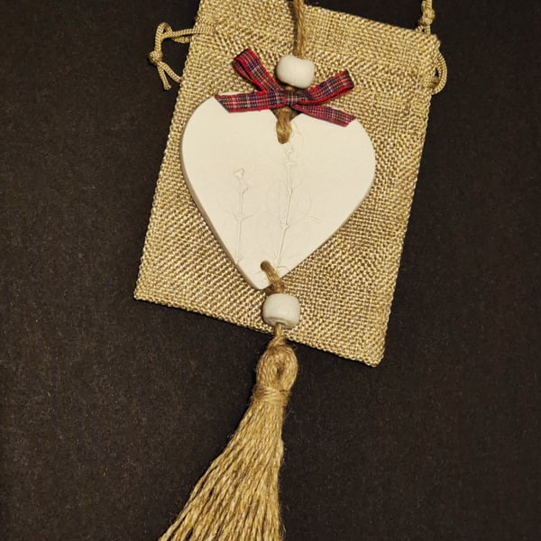 Handmade airdry clay diffuser with jute gift bag wall hanger decoration