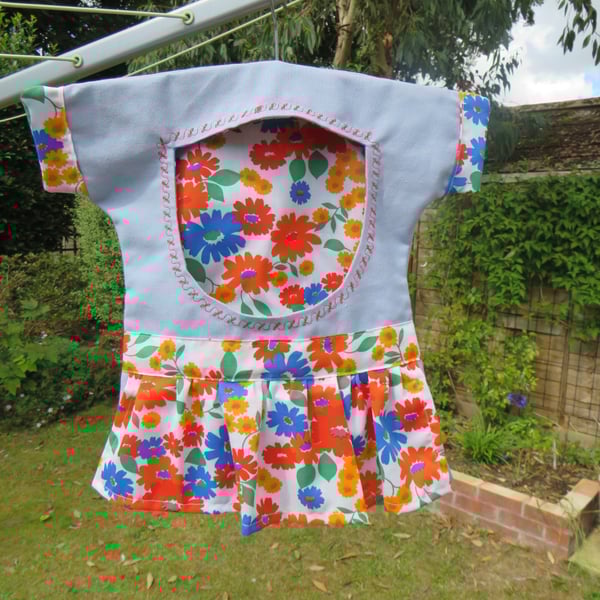 Vintage style bright peg bag