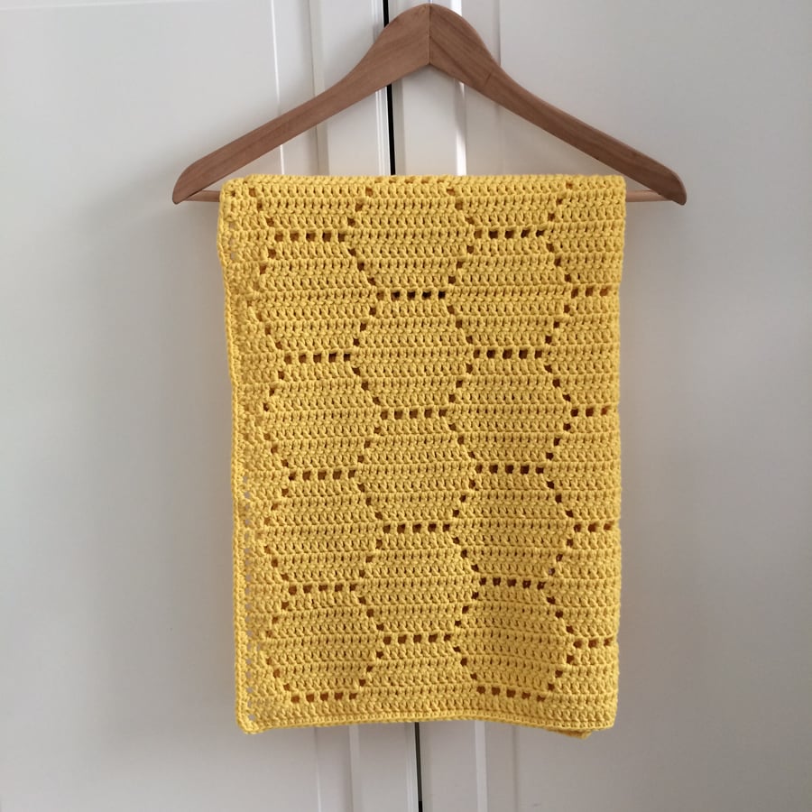 Honeycomb baby blanket