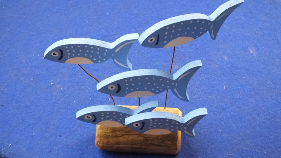 SHOAL OF 5 BLUE & WHITE FISH ORNAMENT MADE FROM NATURAL DRIFTWOOD FROM CORNWALL