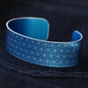 Geometric flower print cuff bracelet blue
